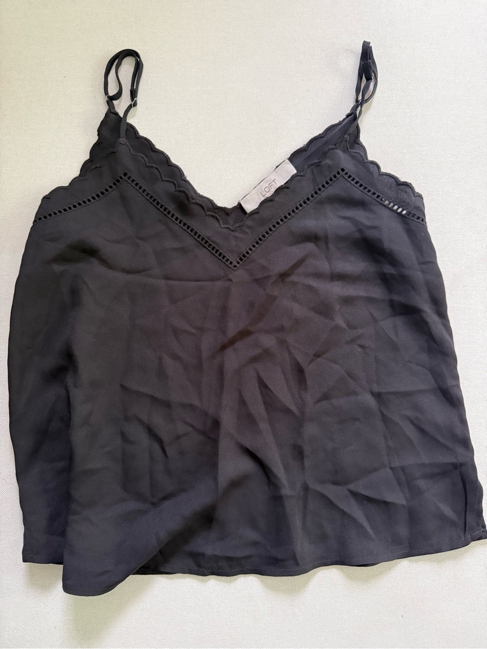LOFT Scalloped V-Neck Lace-Trim Camisole